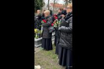 <p>Opis nowego zdjęcia</p>
